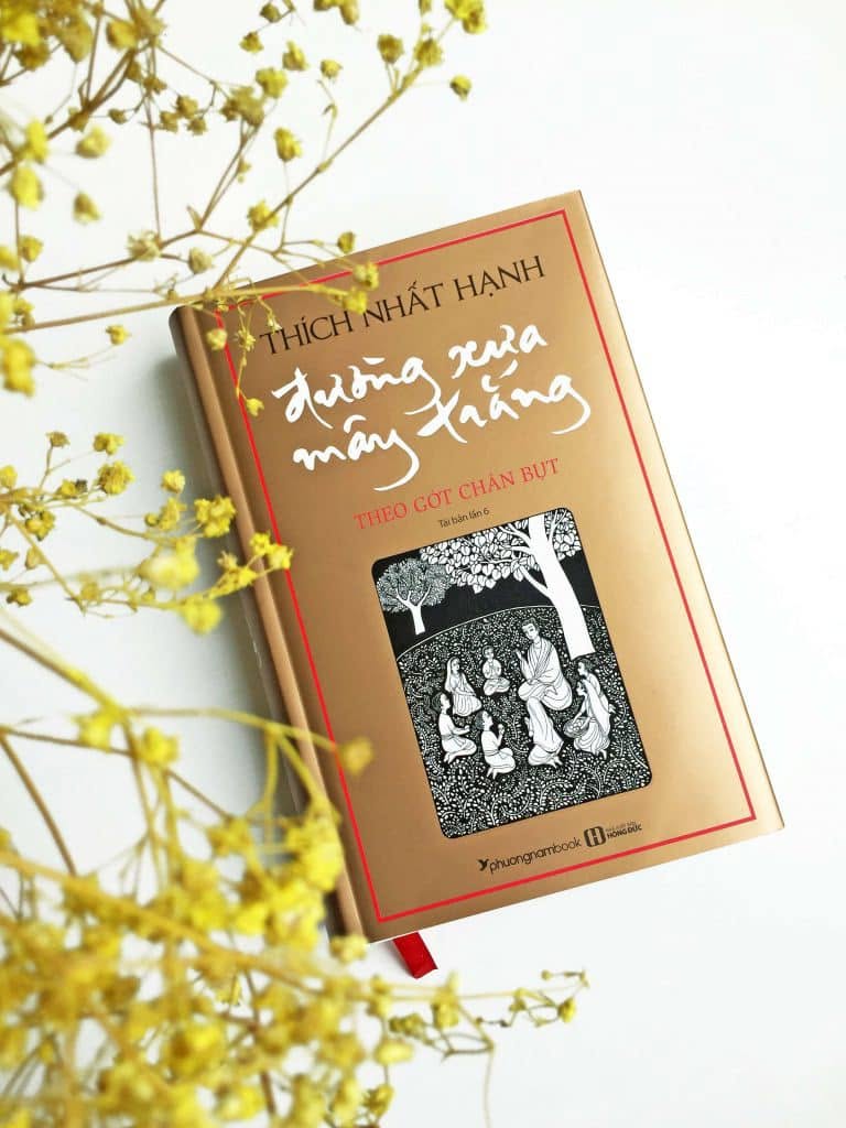 Đường xưa mây trắng